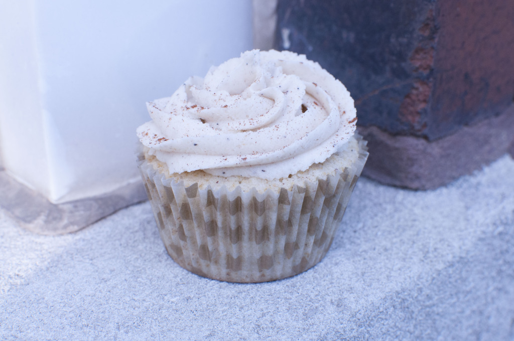 cupcake_windowsill